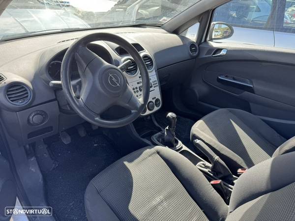 Opel Corsa D 1.3 Cdti para peças - 4