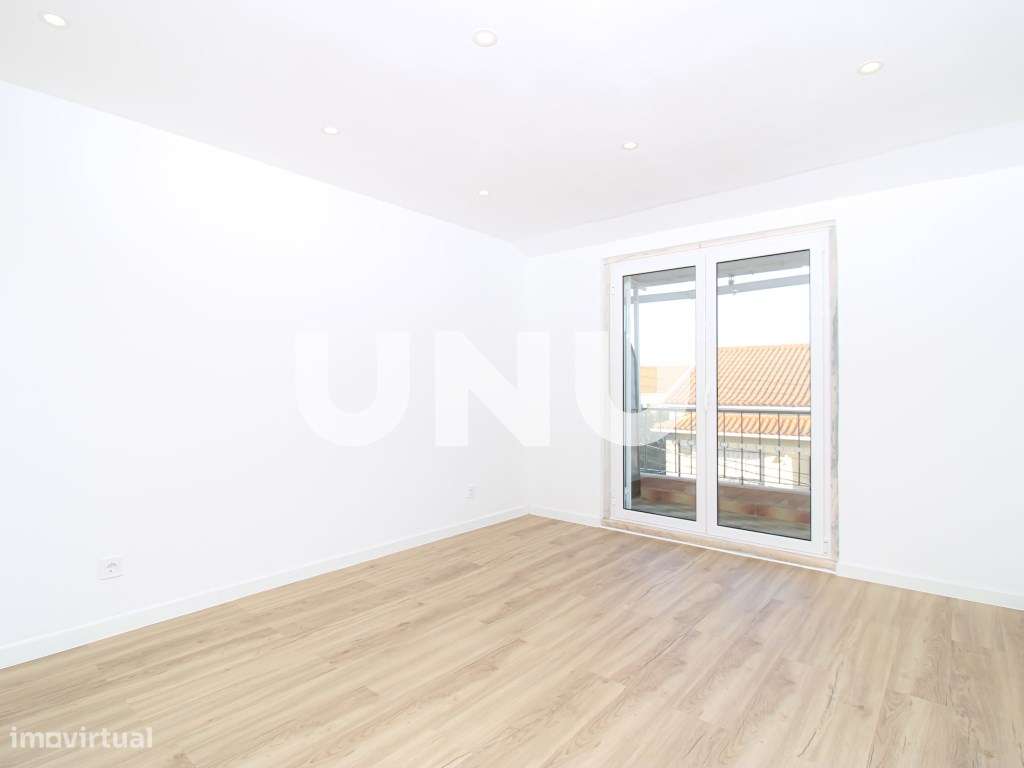 Apartamento T2 remodelado em São João da Talha!-5