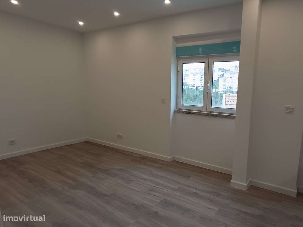 Apartamento T1 totalmente renovado em Vila Fria - Porto Salvo - Grande imagem: 5/20