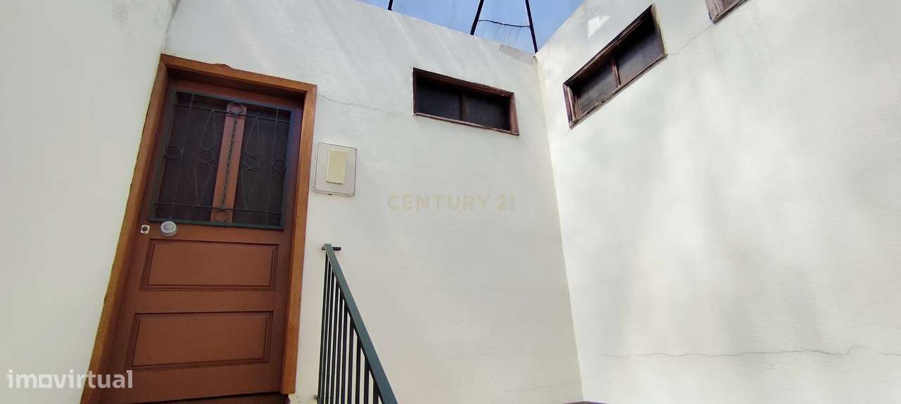 Oportunidade Única, Sótão de 84m² para Recuperação - Grande imagem: 4/17