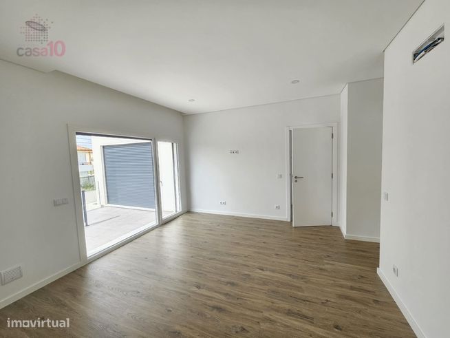 Moradia nova, com piscina, para venda em Azeitão-14