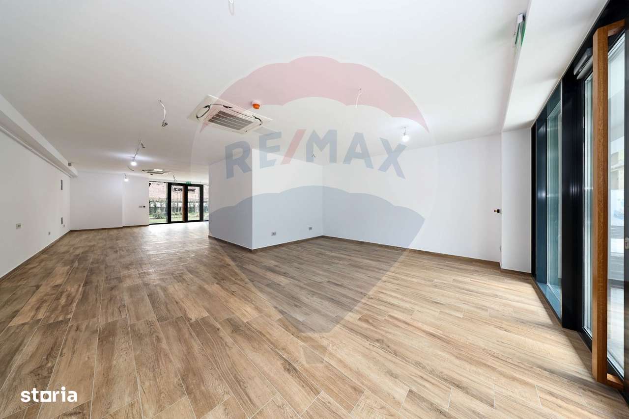 Spațiu comercial de închiriat, cu terasa, în zona Ultracentral! - Imagine principală: 3/18