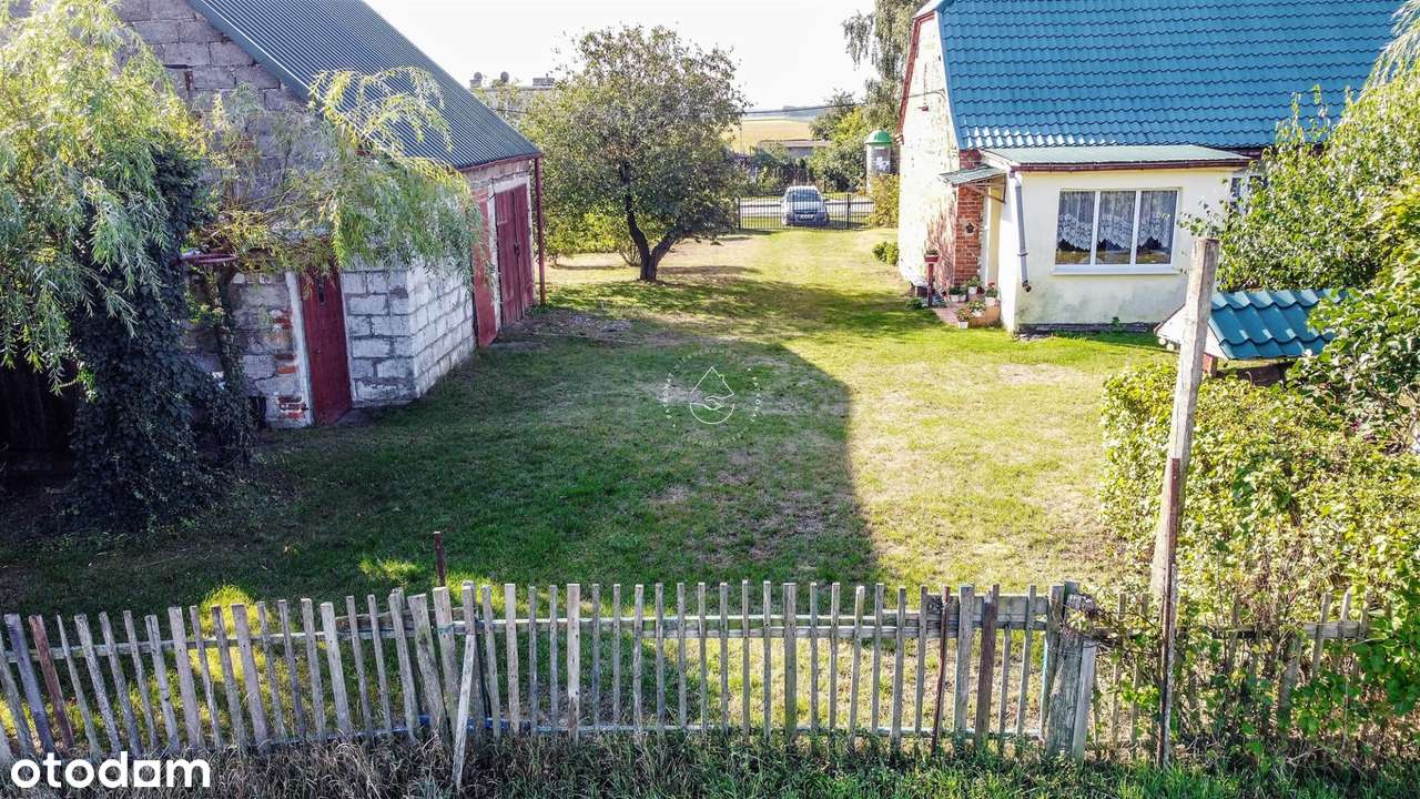 Dom z czerwonej cegły z lat 60-tych z dużą działk - Pełny obrazek: 5/19