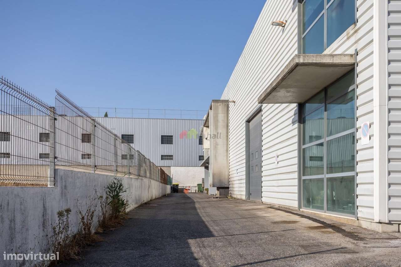 Armazém industrial com 493m2 em Corroios - Grande imagem: 4/29