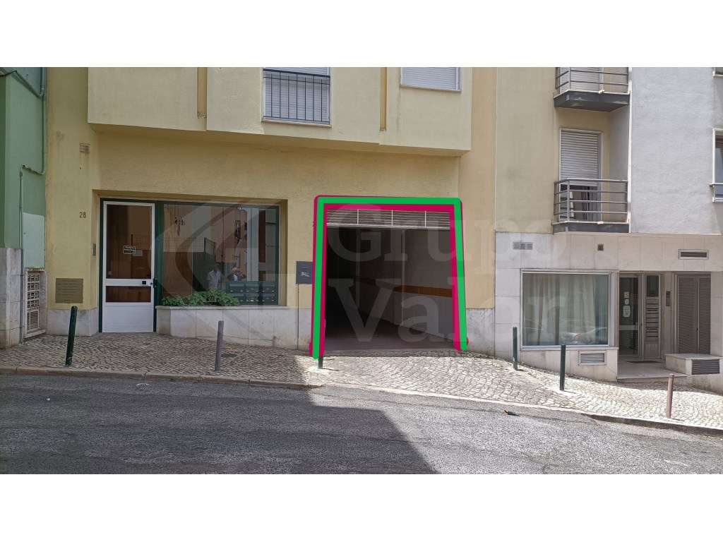 Lojas (2) com 260 m2, com 5 lugares de estacionamento coberto priva... - Grande imagem: 5/10