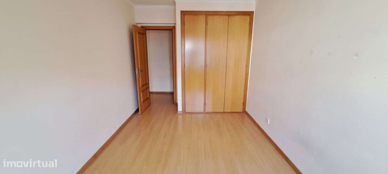 Apartamento T4  152m2 , Lugar estacionamento junto á praia  Alcochete.-14