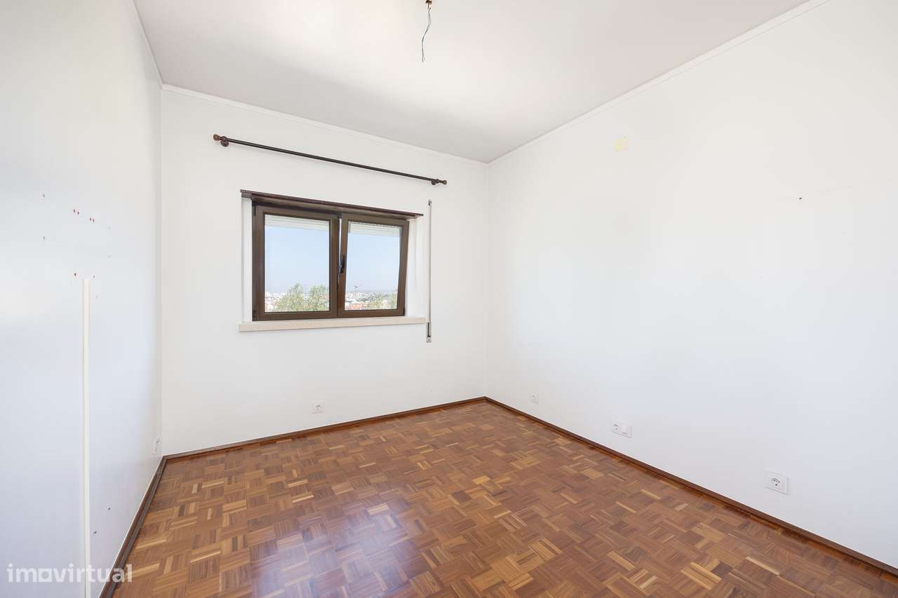 Apartamento T5 | Último Piso | Capuchos, Leiria-27