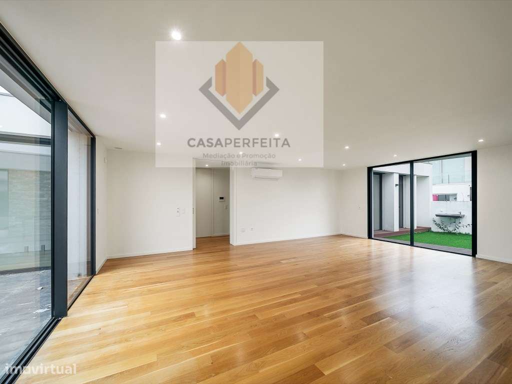 Luxuosa Moradia T4 a 150 metros da Praia - Madalena-49