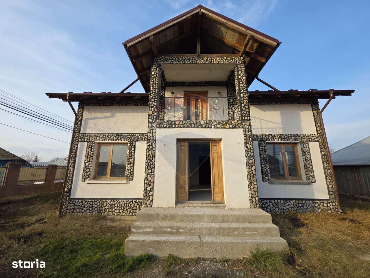 Casă P+M de vânzare - zona Izvoare, Ideală pentru business/locuit - Imagine principală: 3/20