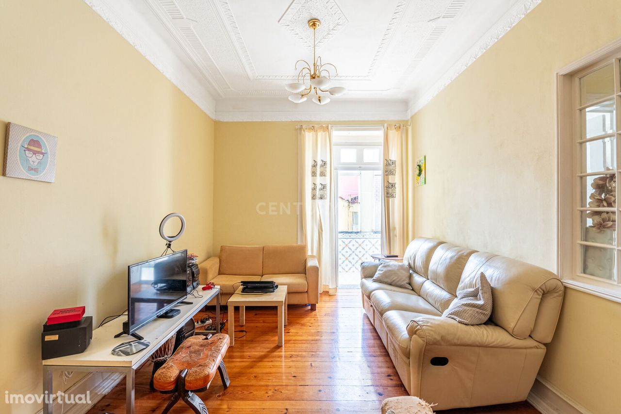 APARTAMENTO T4 NOS ANJOS - LISBOA