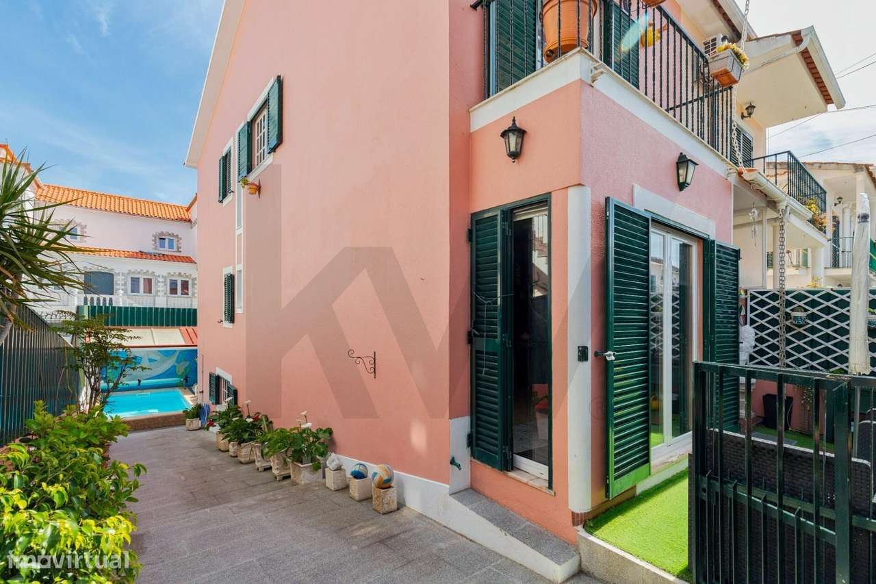 Moradia T3+2 com Piscina e Cave Independente — Quinta do Conde-3
