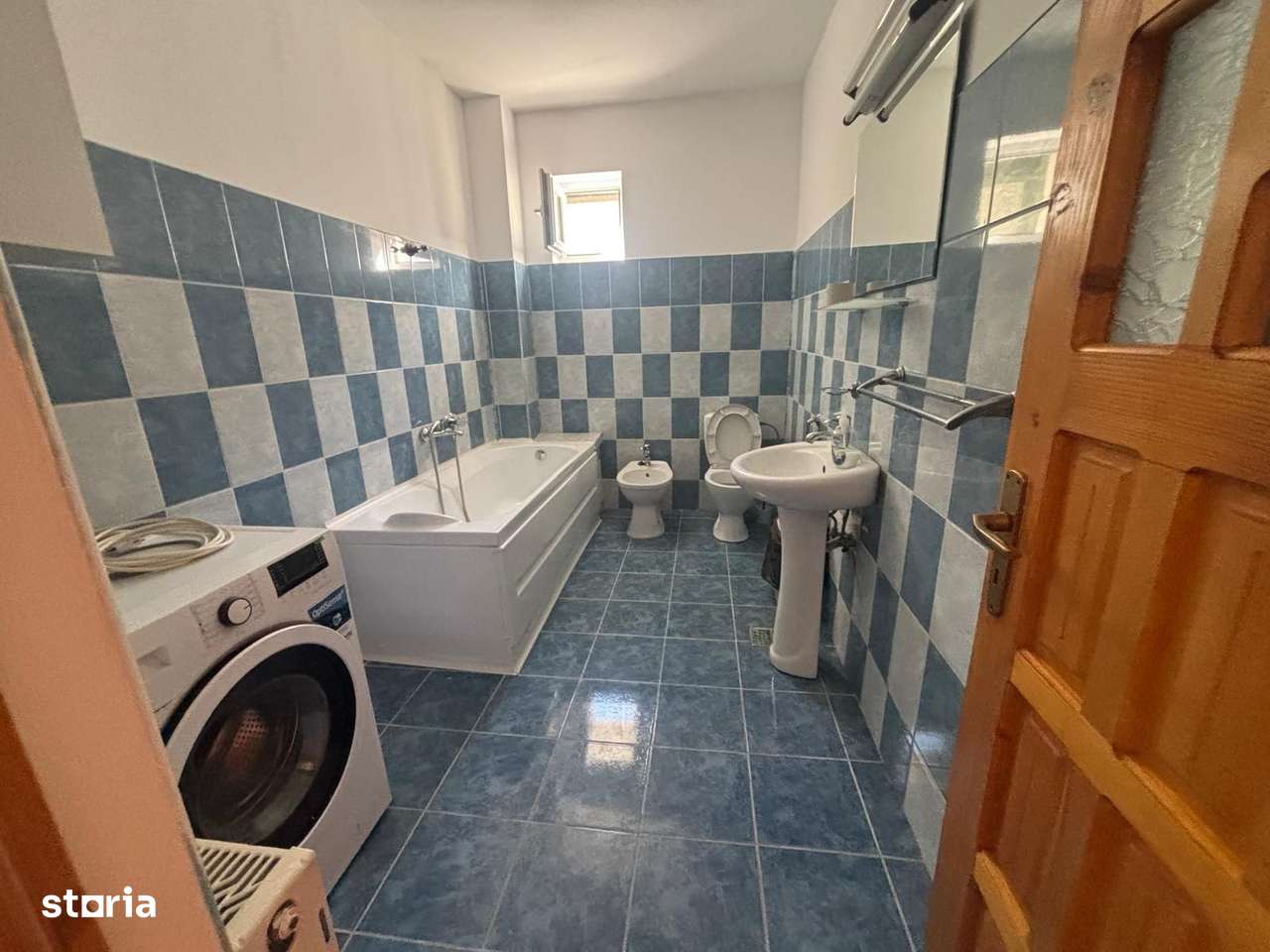 Vila cu 6 camere, din 2000, in Tomesti-11