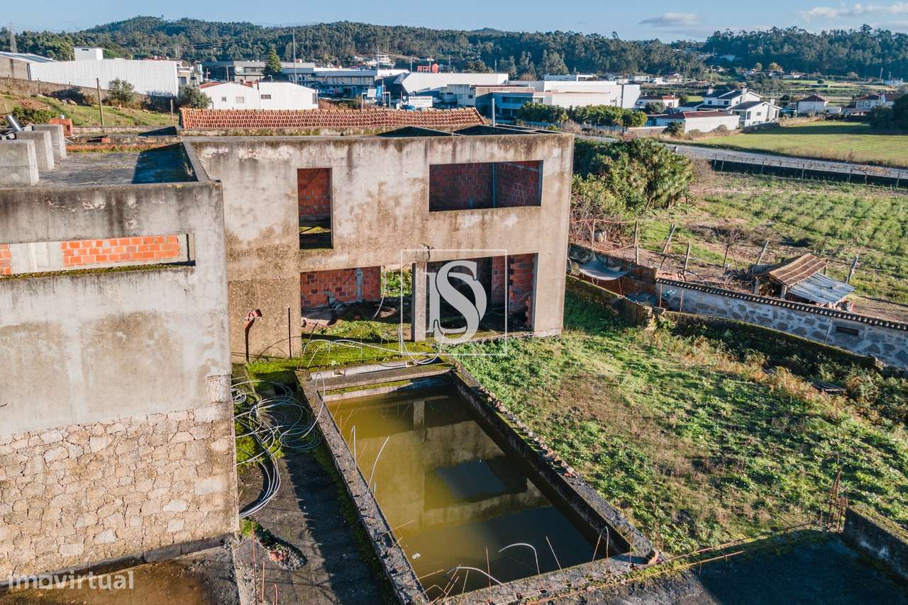 Projeto de Luxo para Concluir – Terreno + Estrutura em Alvelos-13