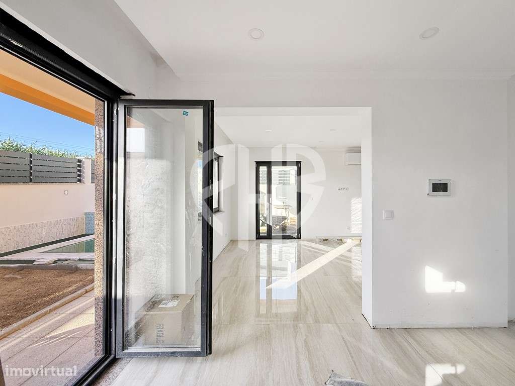 Moradia Isolada T4 Nova com Piscina Aquecida | Caparica | Conclusão...-6