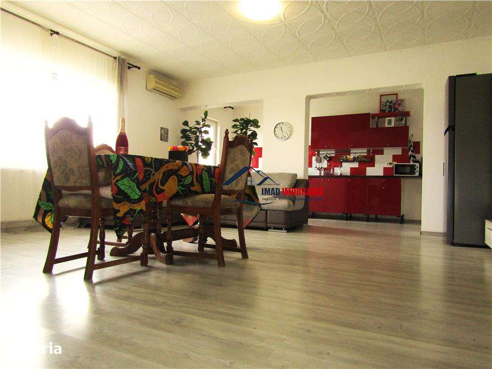 Cu mare potential! Vanzare Casa P+Pod si acoperis tip terasa in Ulmi.-9