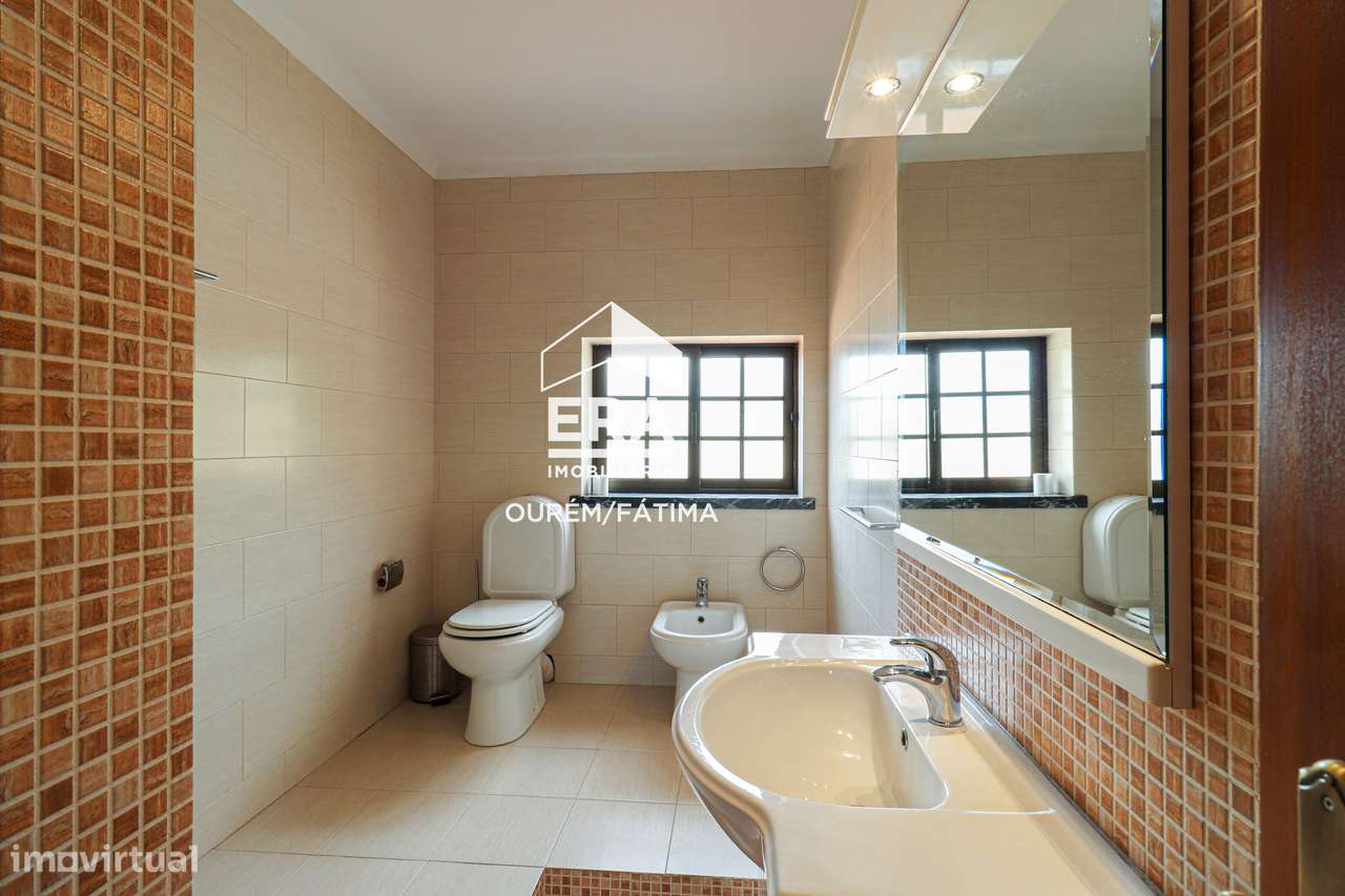 Moradia T5 no Olival, Ourém-34