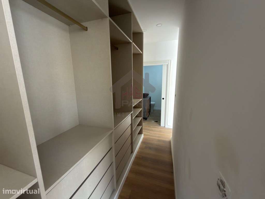 Excelente Moradia T3+1 Centro de Benavente-6