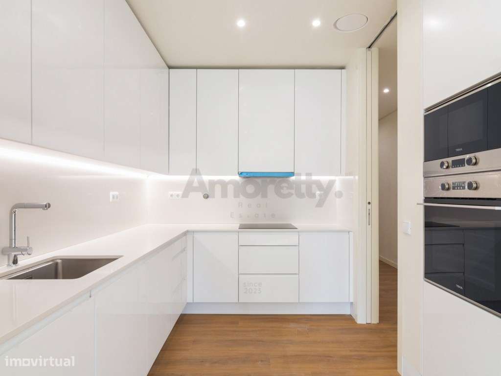 T2 de Luxo Novo com Estacionamento Privativo-6