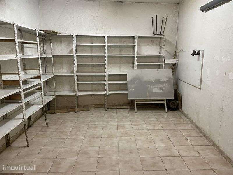 Arrenda-se Garagem/Box no Cacem - Grande imagem: 4/6