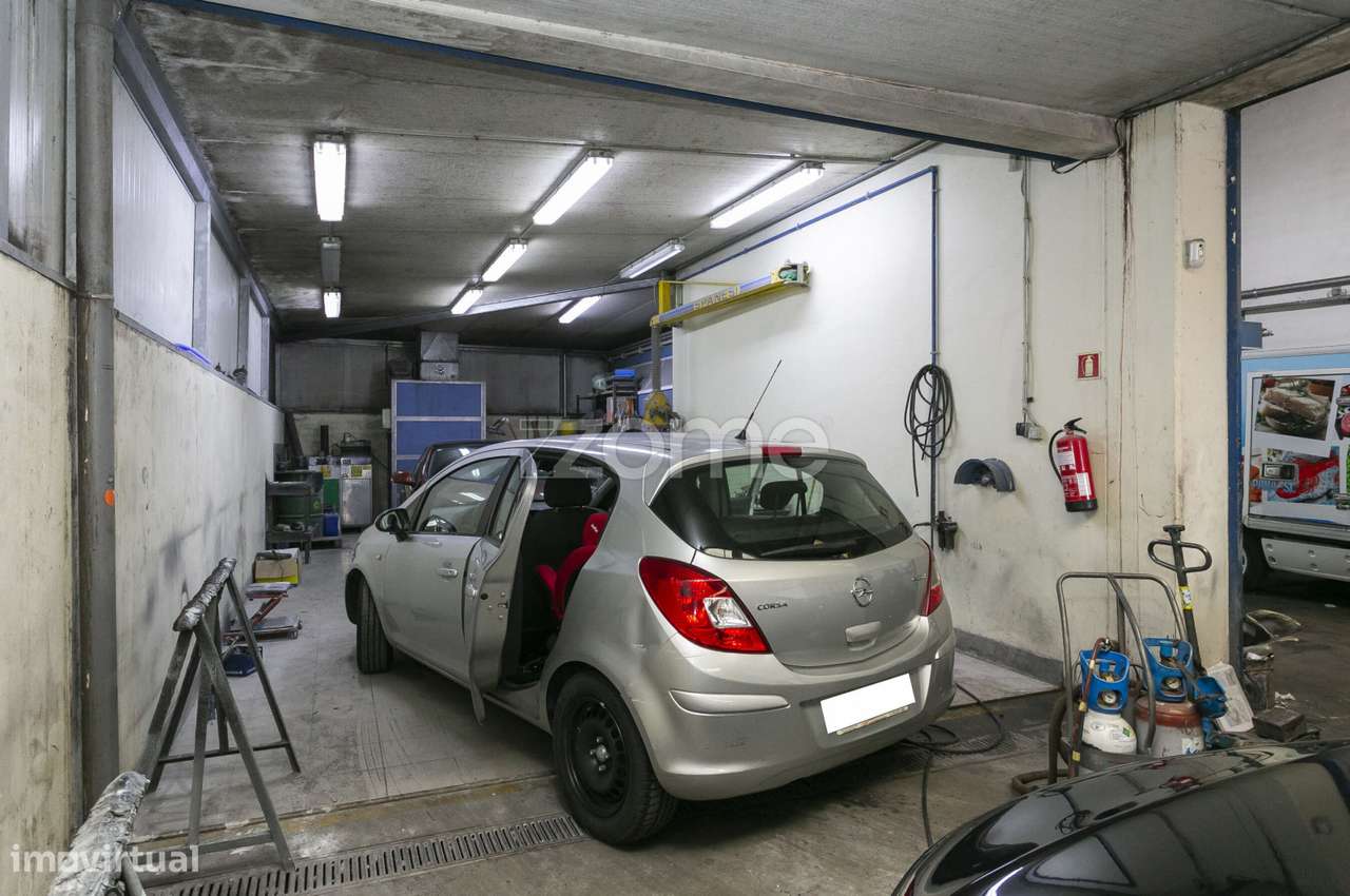 Oficina Automóvel Equipada e armazém para venda em Baguim do Monte-10