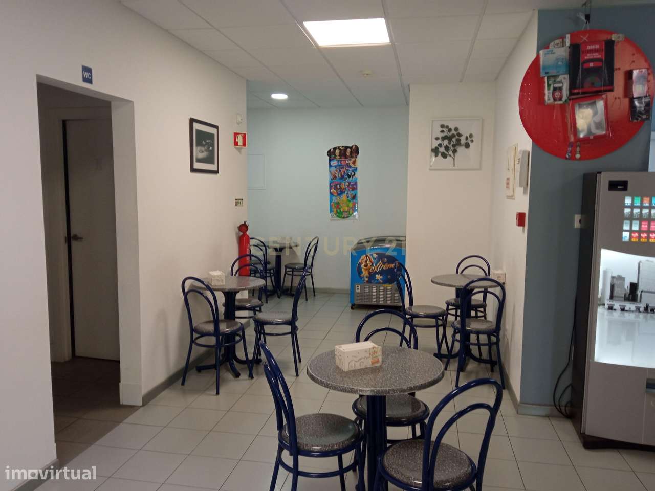 INVESTIDOR -  Trespasse de Pastelaria e cafetaria em pleno funcionamen-11