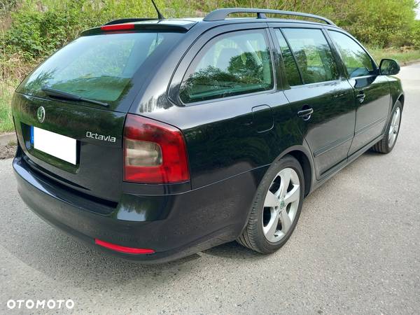 Skoda Octavia Combi 1.8 TSI Ambiente - 3