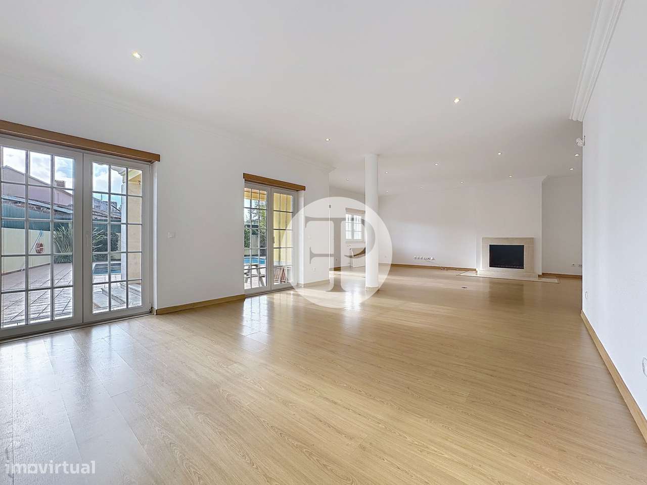 Moradia T5 com piscina no Nadadouro | 408 m² | Lote de 809 m²-6