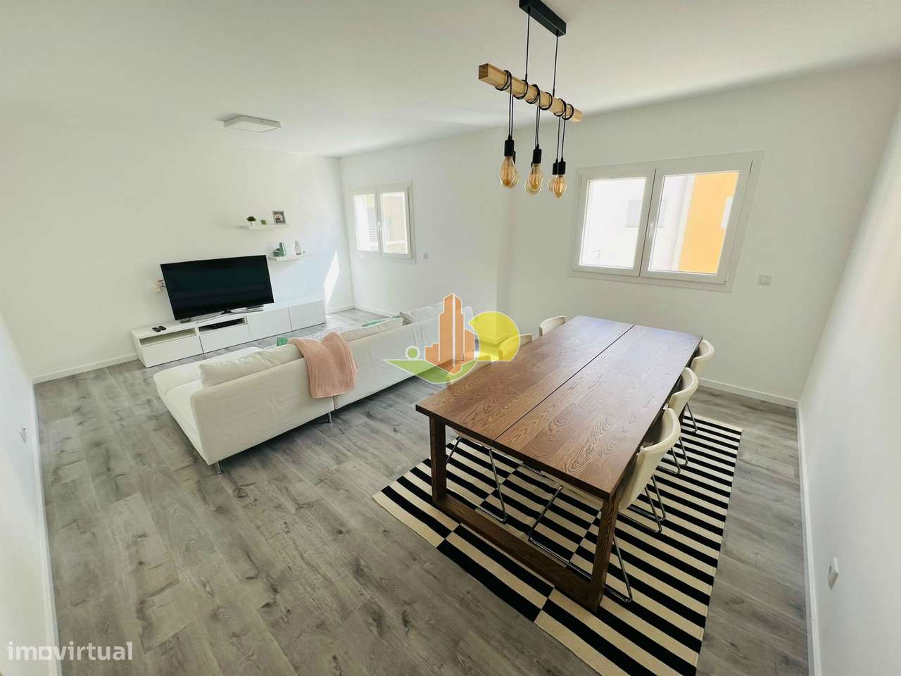 T2 c/ Garagem - Condomínio c/ Piscina-7