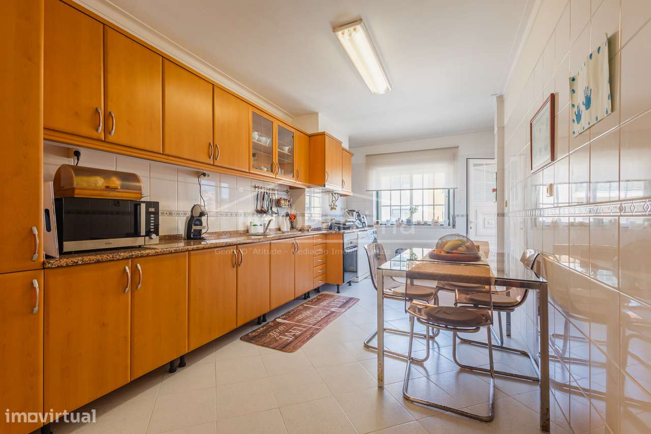 Apartamento T2 | 159 m² | Suíte | Garagem | Varanda-2