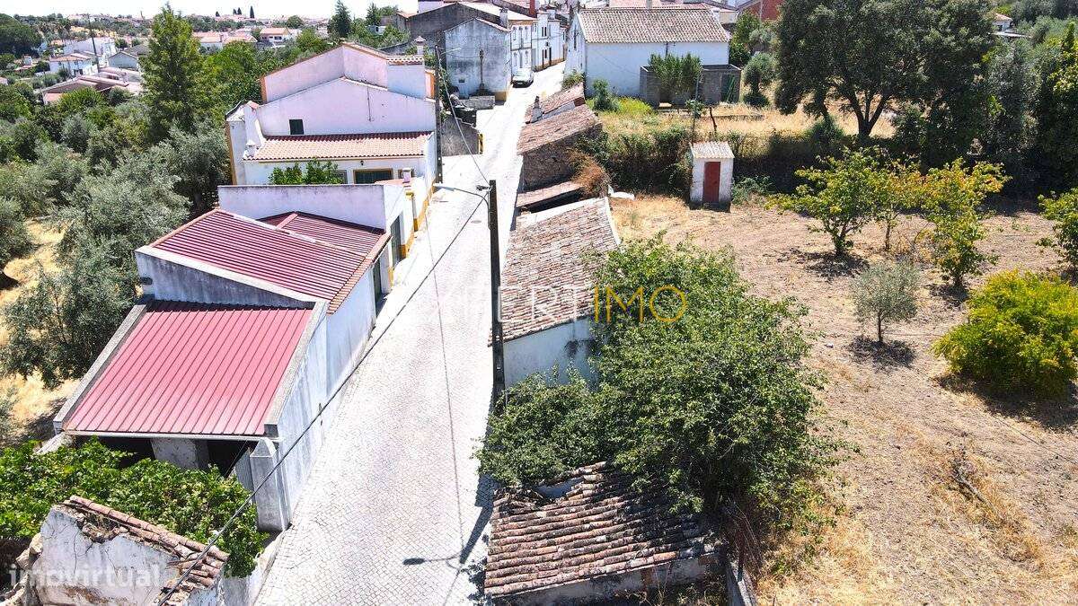 Prédio Urbano com espaço exterior - Aldeia da Mata - Crato-3