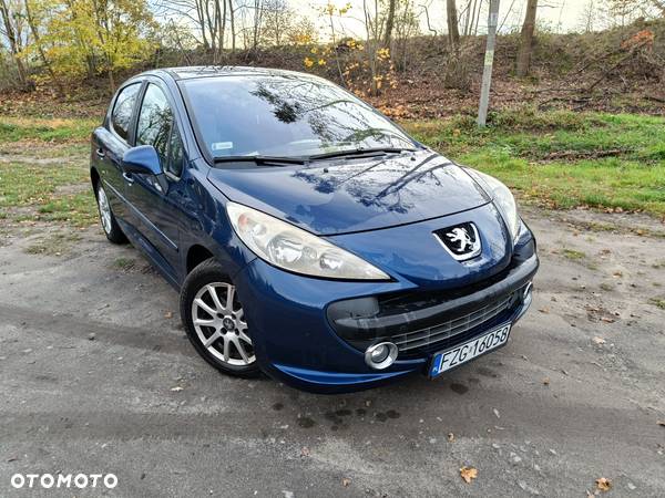 Peugeot 207 - 1