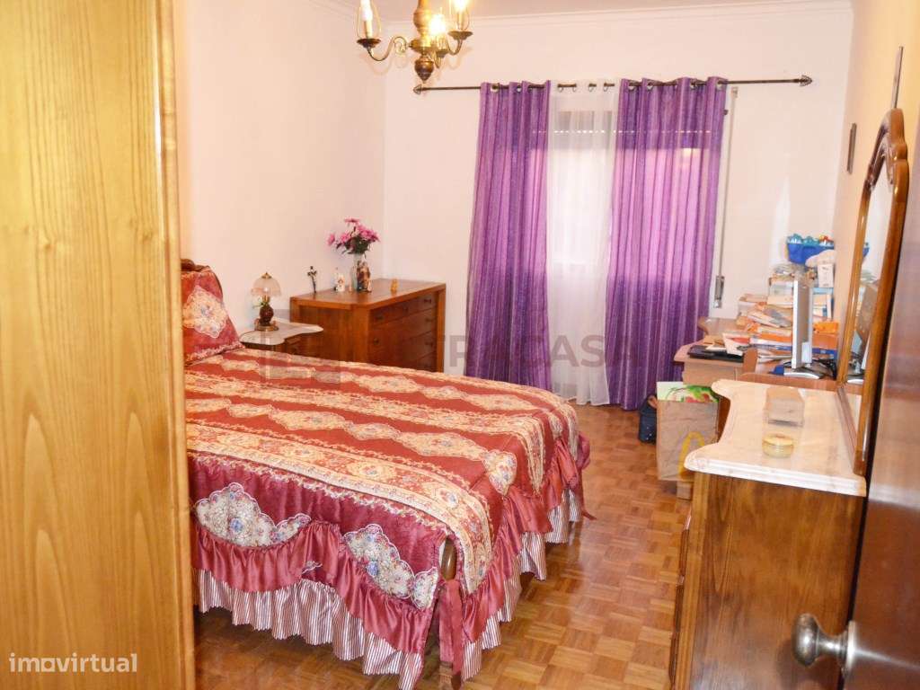 Vende-se excelente Moradia V7 com Jardim, Terraço e Garagem em Algu...-22
