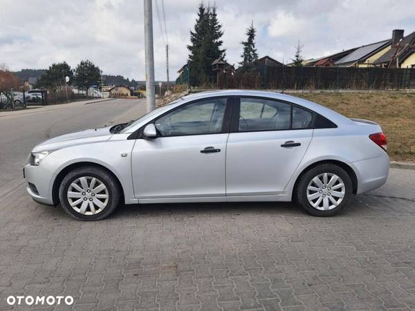 Chevrolet Cruze 1.6 Base - 2