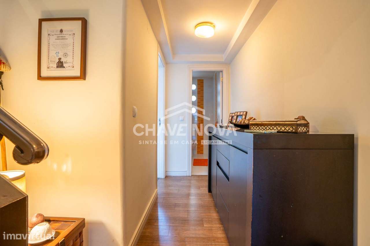 Moradia Bi-Familiar T4 + T2 com Potencial de Rendimento em Ramalde ...-7