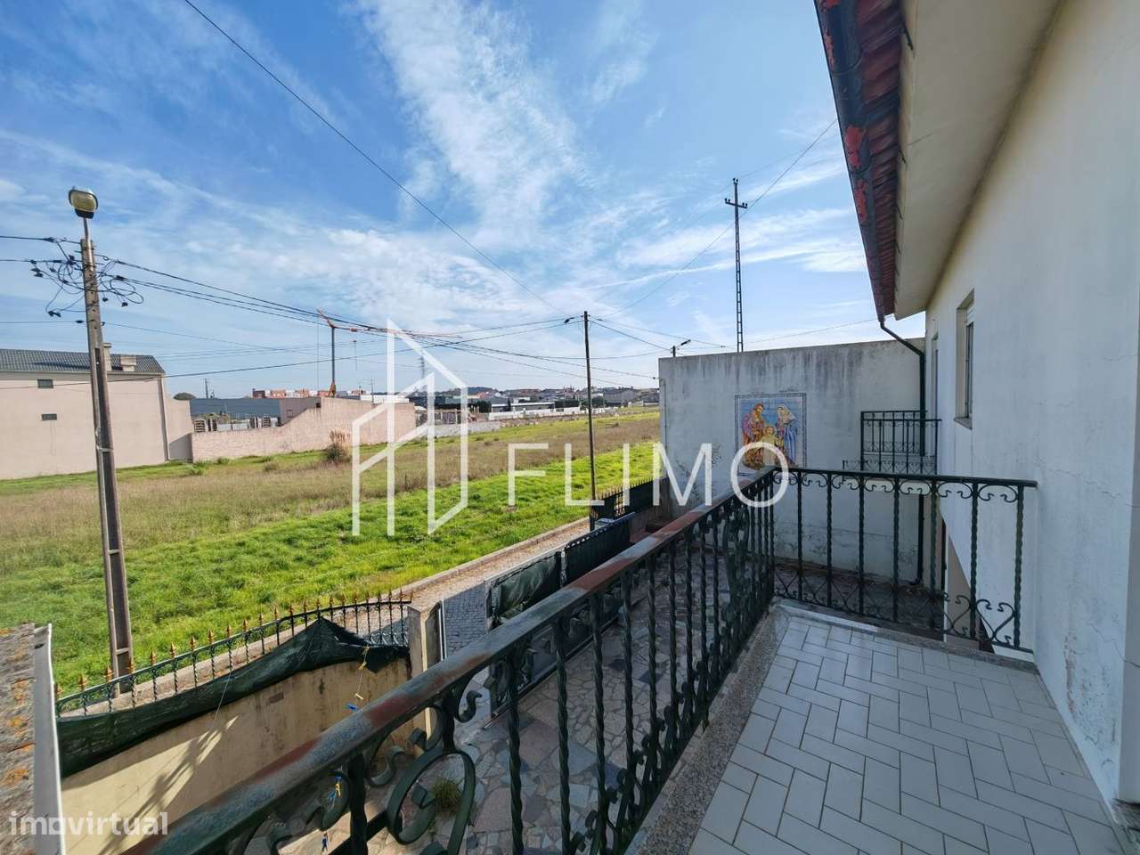 Moradia T4 com potencial Bifamiliar-6
