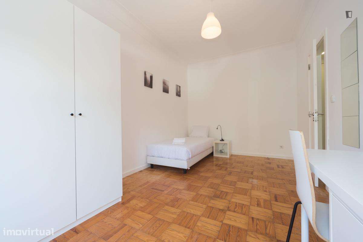 Quarto - localizado em Sete Rios Lisbon - Grande imagem: 5/10