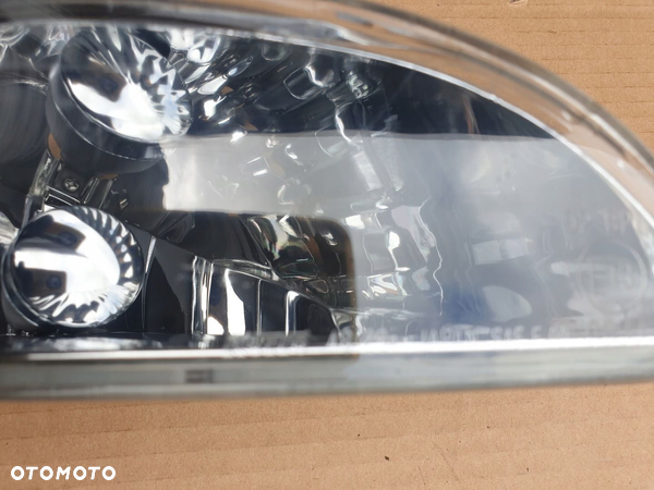 LAMPA HALOGEN PRZECIWMGIELNY PRAWY LEXUS RX300 OE - 7