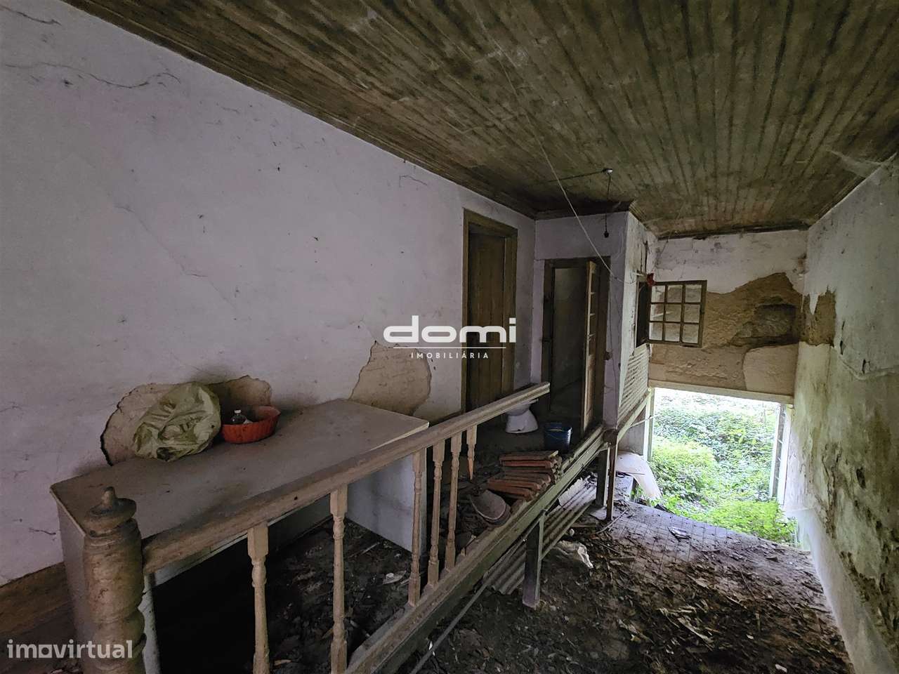 Moradia para reabilitar com grande potencial sita na Cidade de Mangual-5