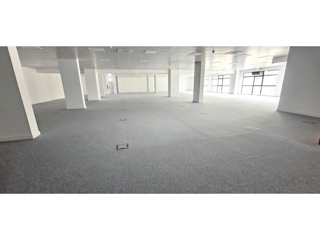 Escritório no Edifício Atlas IV - Miraflores, Oeiras - Grande imagem: 1/13