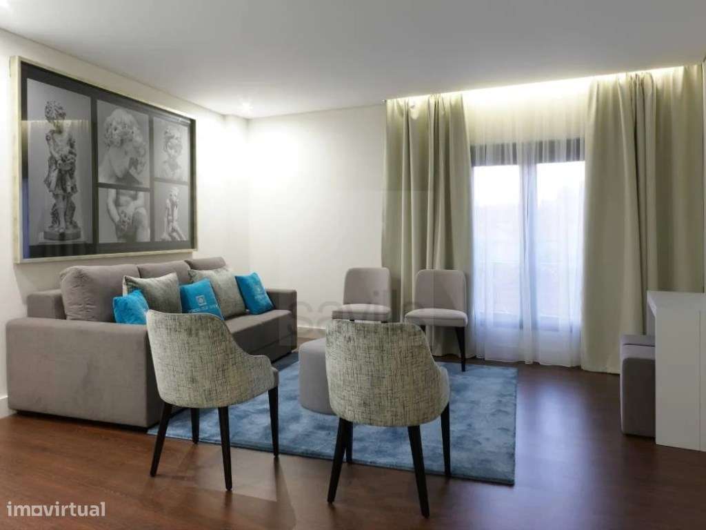 Prédio na Rua Fernandes Tomás em Alojamento Local - Grande imagem: 2/20