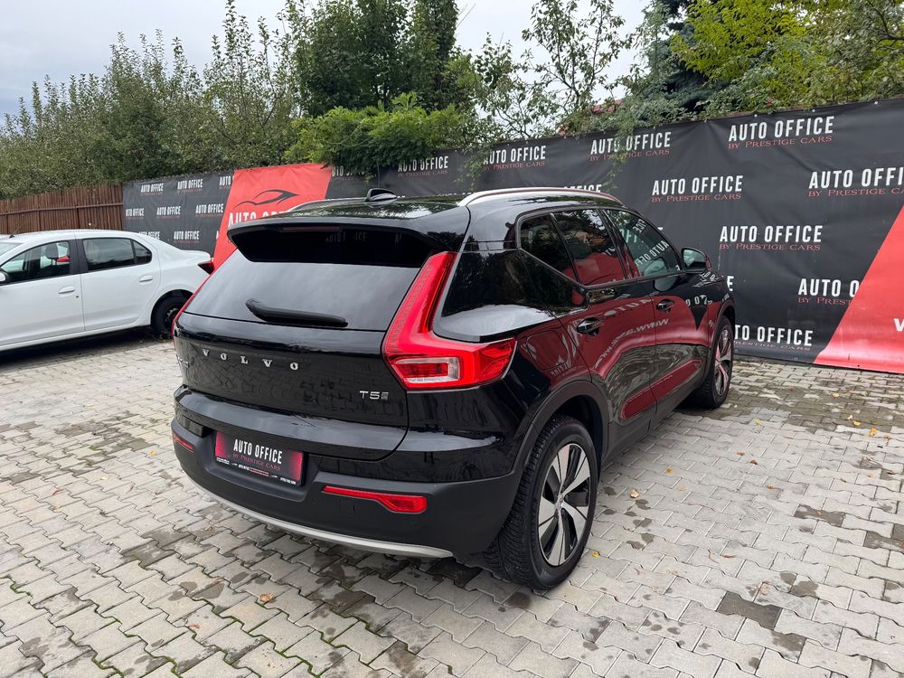 volvo xc-40   recharge t5 twin engine at7 inscription