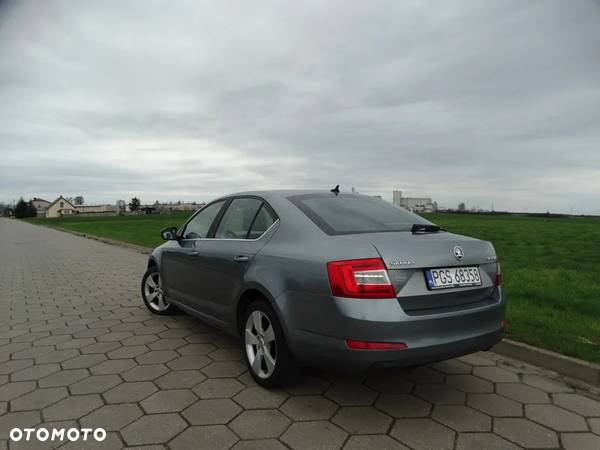 Skoda Octavia 2.0 TDI DSG Premium Edition - 8