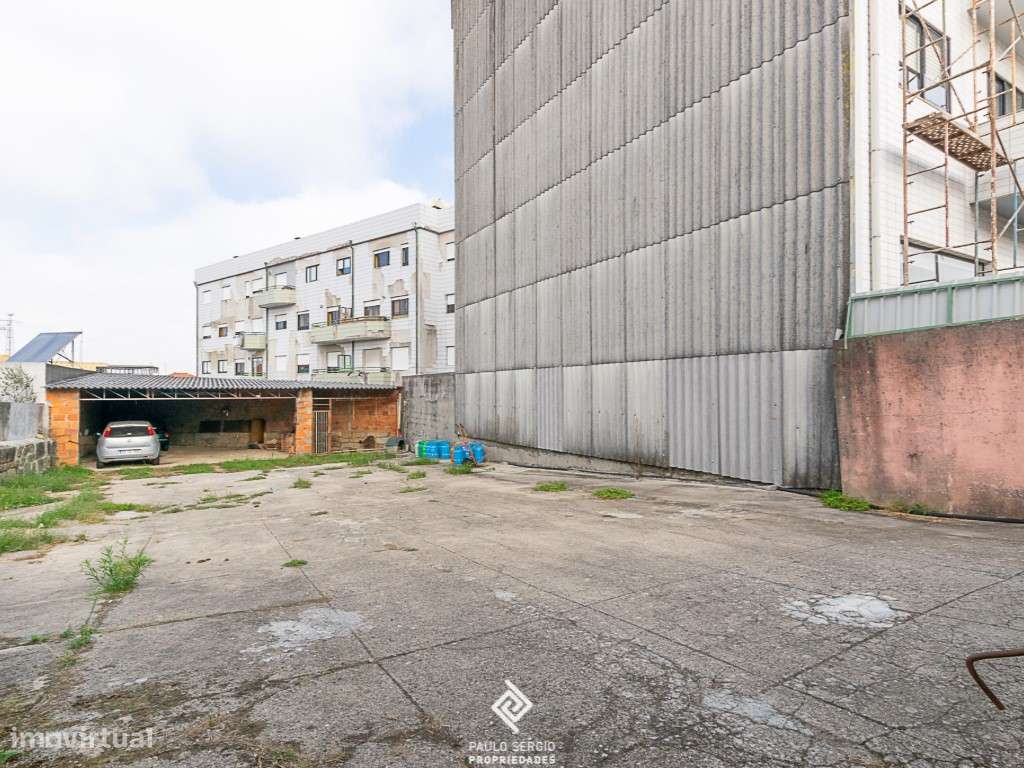 Terreno com 317m2 - Oliveira do Douro - para construção em altura - Grande imagem: 4/20