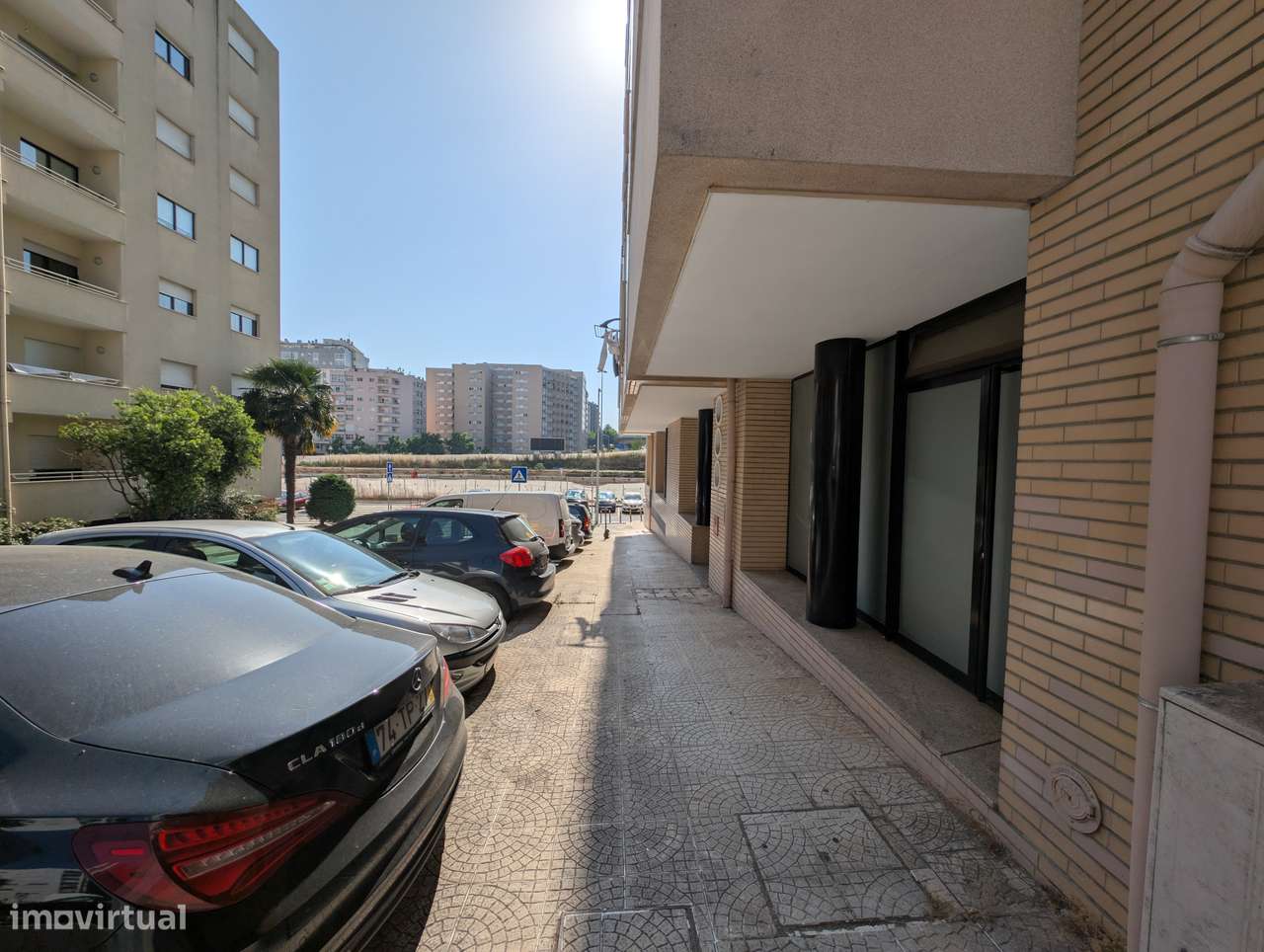 Oportunidade Única Loja de 88m² com Duas Frentes junto ao Braga Parque - Grande imagem: 1/5