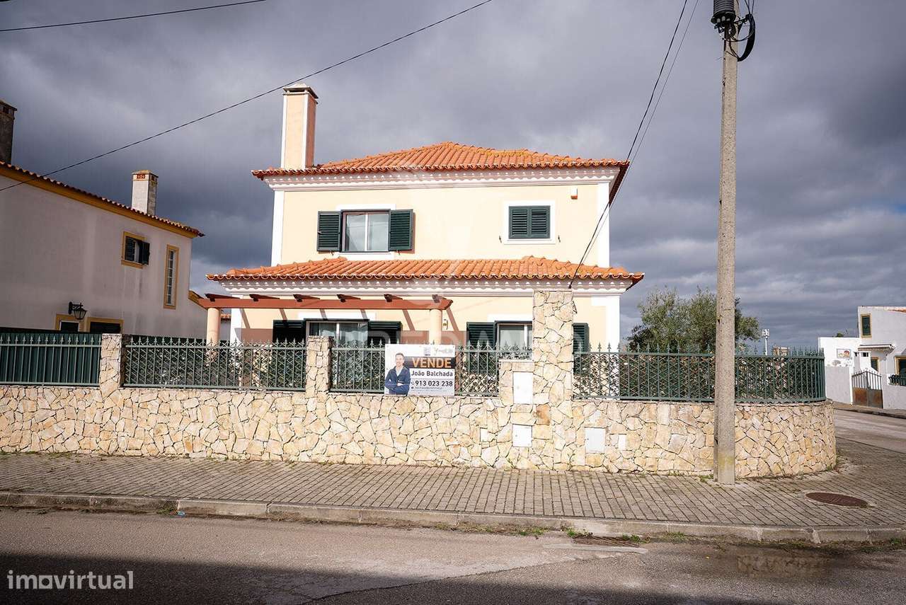 Moradia T4 com Garagem - Vale dos Choupos - Azeitão - Grande imagem: 3/40