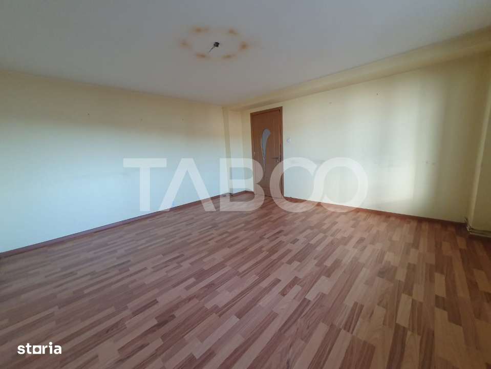 Apartament 3 camere decomandat 80 mp + 2 balcoane zona Teiului - Imagine principală: 4/13