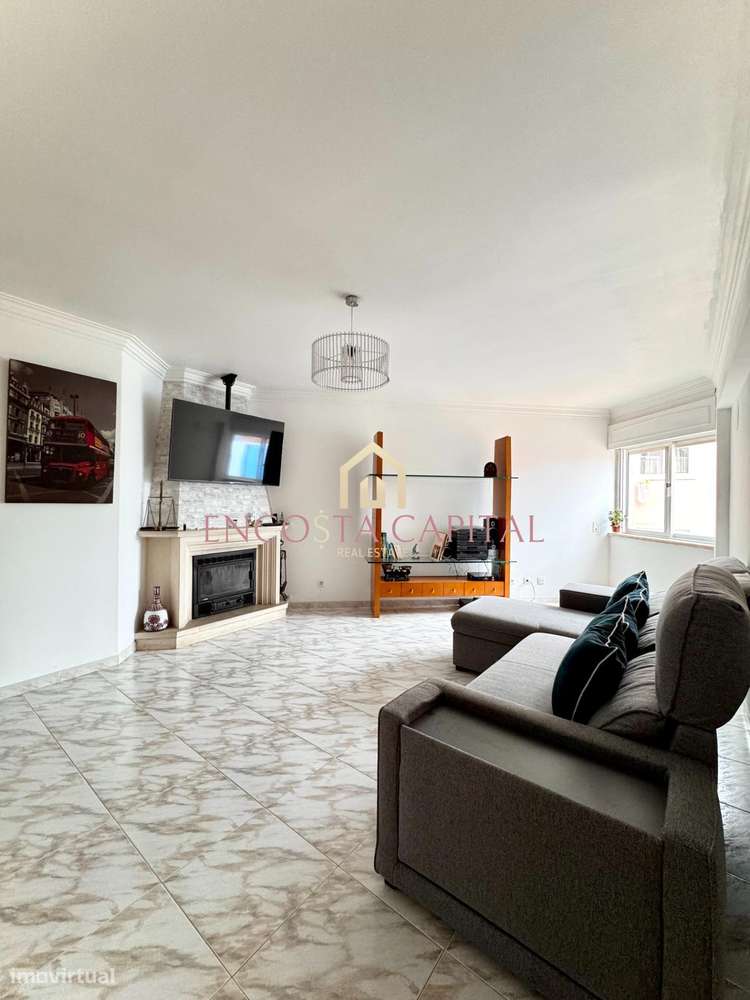 APARTAMENTO T2 QUELUZ C/ARRECADAÇÃO-0