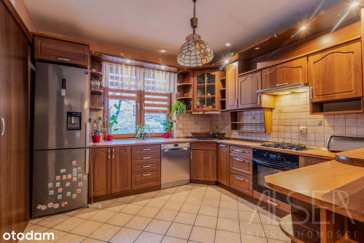 Dom na Osiedlu Bajkowym + Budynek Mieszkalno-Gosp.-3