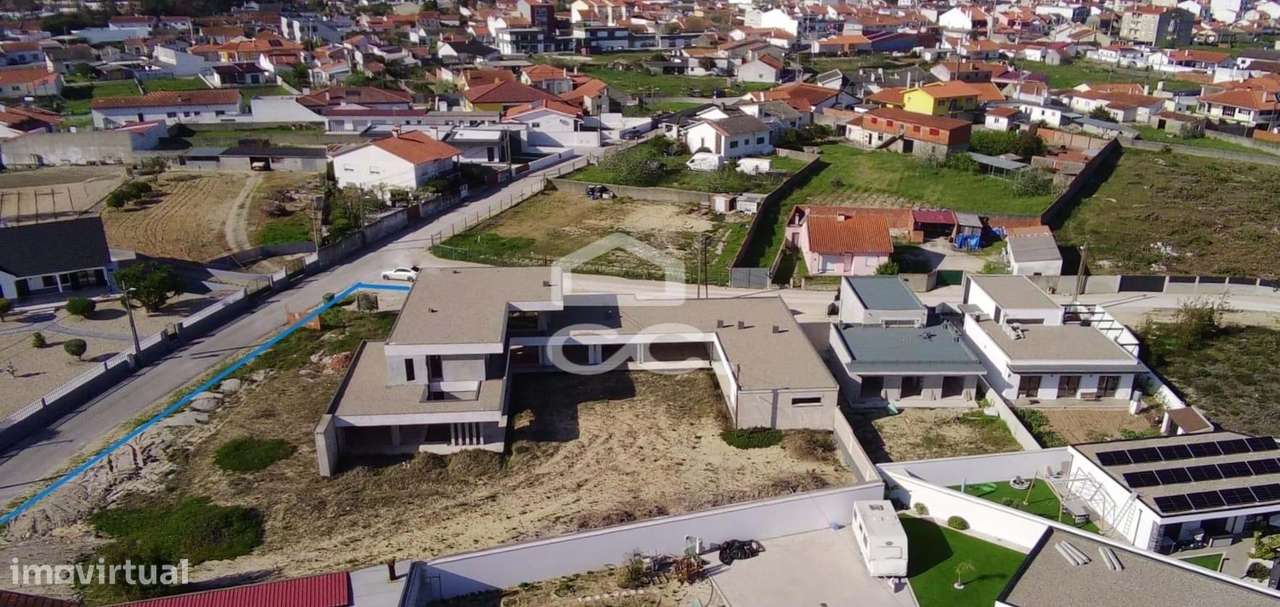 Moradia de Luxo T5 com Piscina | Costa de Prata-14