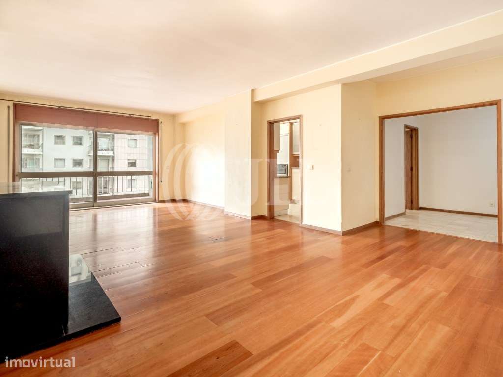Apartamento T5+1 com garagem e arrumos no Aviz, Porto - Grande imagem: 3/30